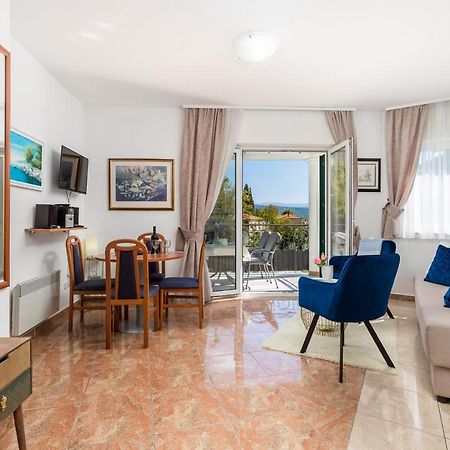 Light Summer Apartment With A Swimming Pool Opatija Exteriér fotografie