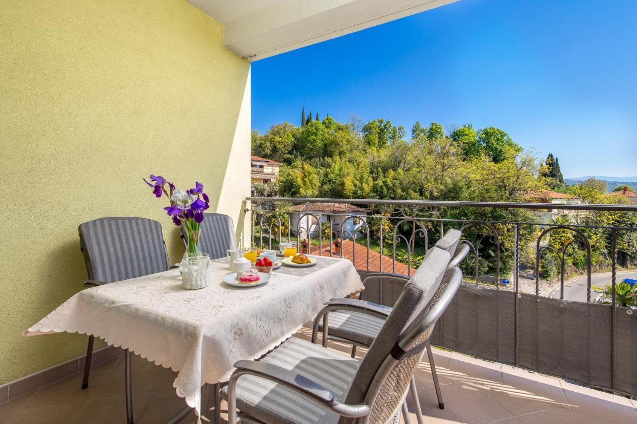 Light Summer Apartment With A Swimming Pool Opatija Exteriér fotografie